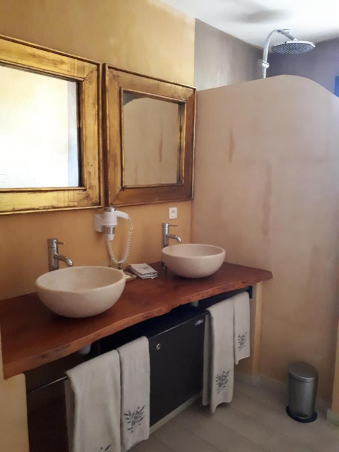 Bed and Breakfast Mas Saint-Joseph Fontvieille Zewnętrze zdjęcie